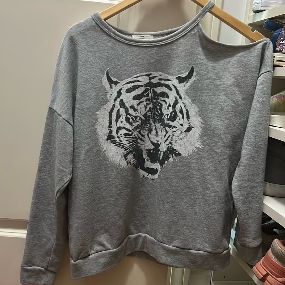 Entro gray tiger off shoulder sweater